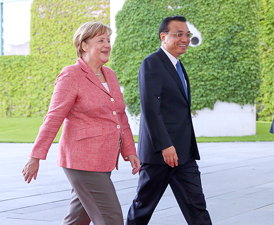 德国总理默克尔举行隆重仪式欢迎李克强总理到访 